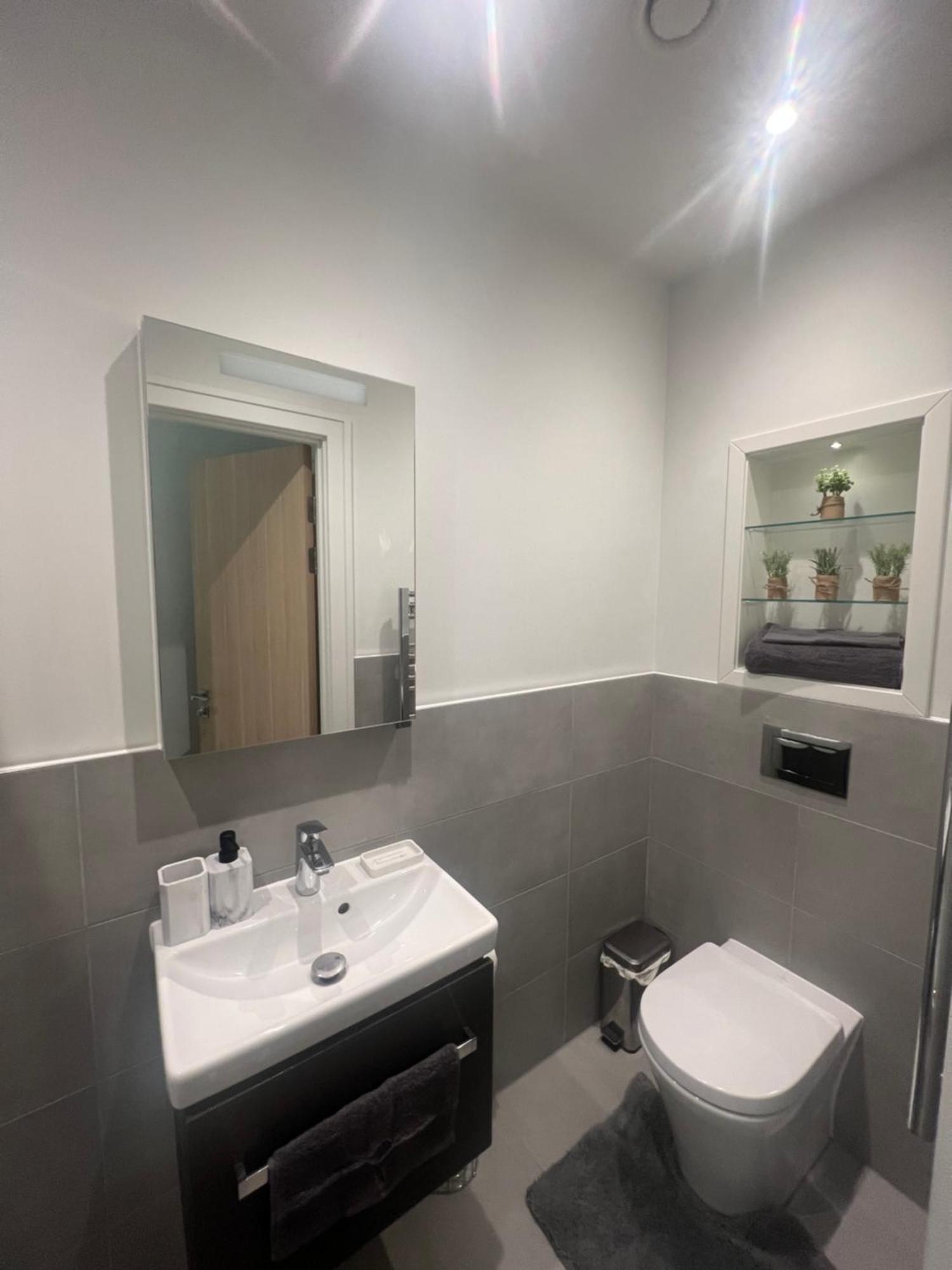 London Heathrow Airport Apartment Voyager House Terminal 12345 - Ev Electric And Parking Available Hillingdon Luaran gambar